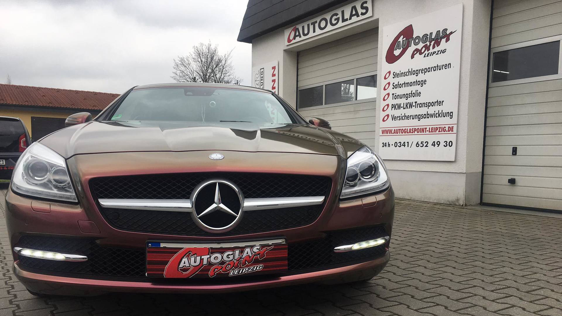 Ihr Fachmann für Auto- SCHEIBENREPARATUR, CAR-WRAPPING & SCHEIBENTÖNUNG